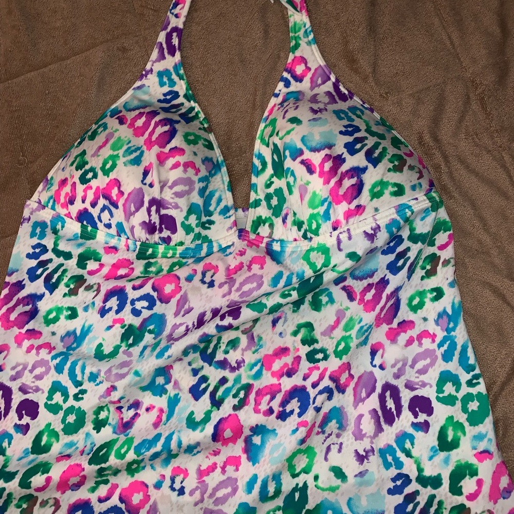 Victoria Secret Tankini XL  *Top only*